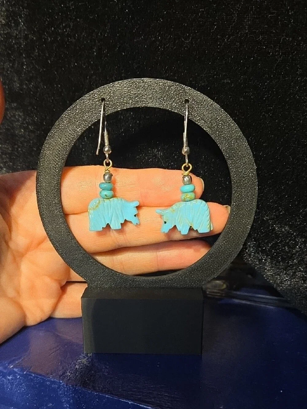 Zuni Fetish Artisan charming turquoise